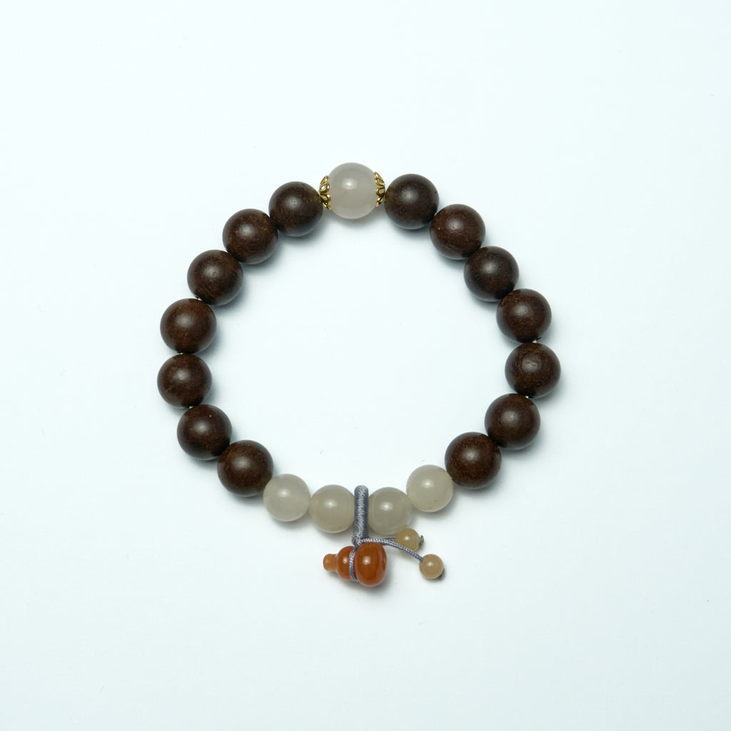 Chinese Handcrafted Hexiang Incense Bead Bracelet · "Snowy Spring Message (White)" | 14 Incense Beads + 5 Jade Pieces | Herbal Healing Bracelet