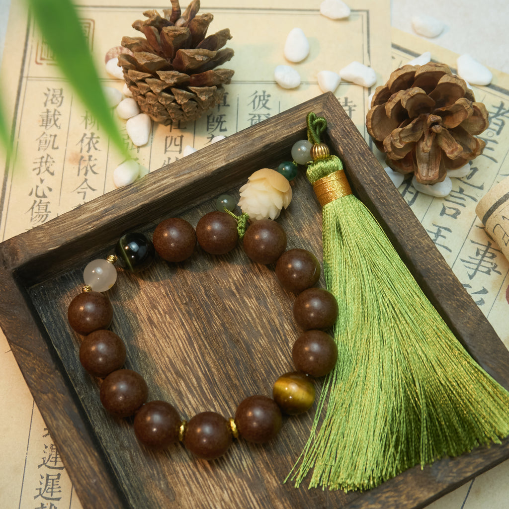 Chinese Handcrafted Hexiang Incense Bead Bracelet · "Snowy Spring Message (Lotus)" | 12 Incense Beads + 3 Jade Pieces | Tassel Accent