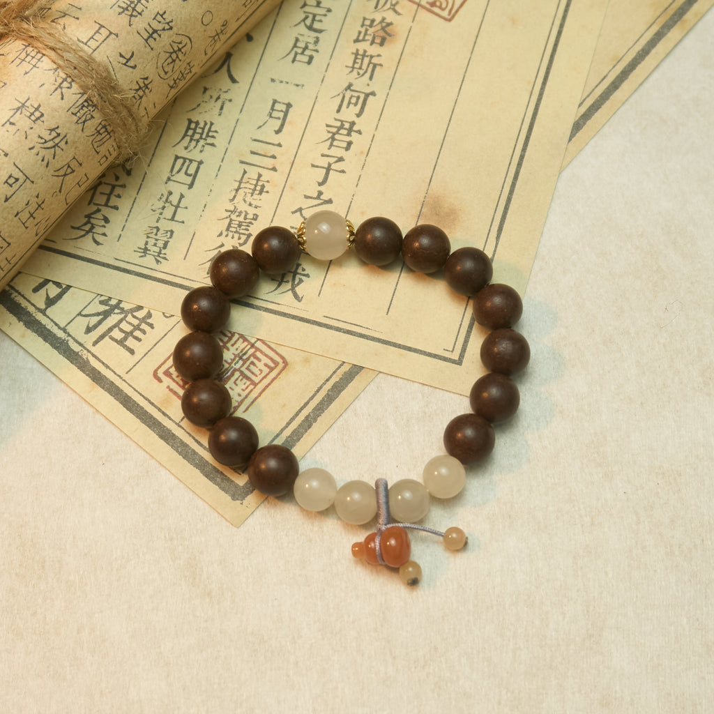 Chinese Handcrafted Hexiang Incense Bead Bracelet · "Snowy Spring Message (White)" | 14 Incense Beads + 5 Jade Pieces | Herbal Healing Bracelet