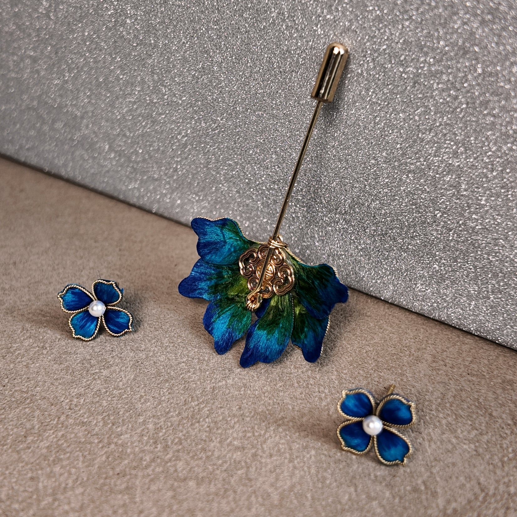 [Rong Hua Ji] Handmade Filigree Velvet Flower Brooch & Earring Set | Inspired by A Thousand Li of Rivers and Mountains